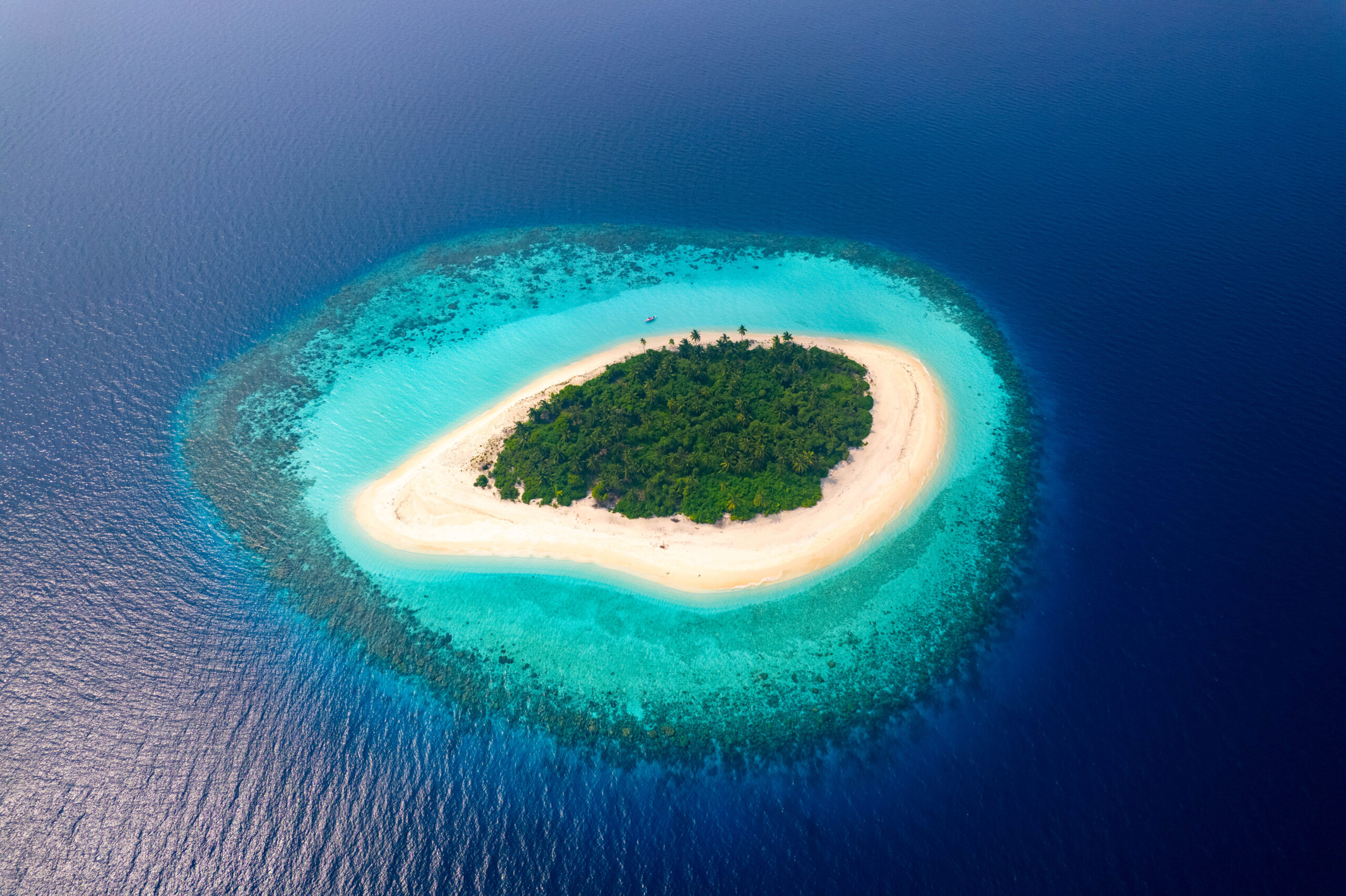 Remote uninhabited Maldivian island